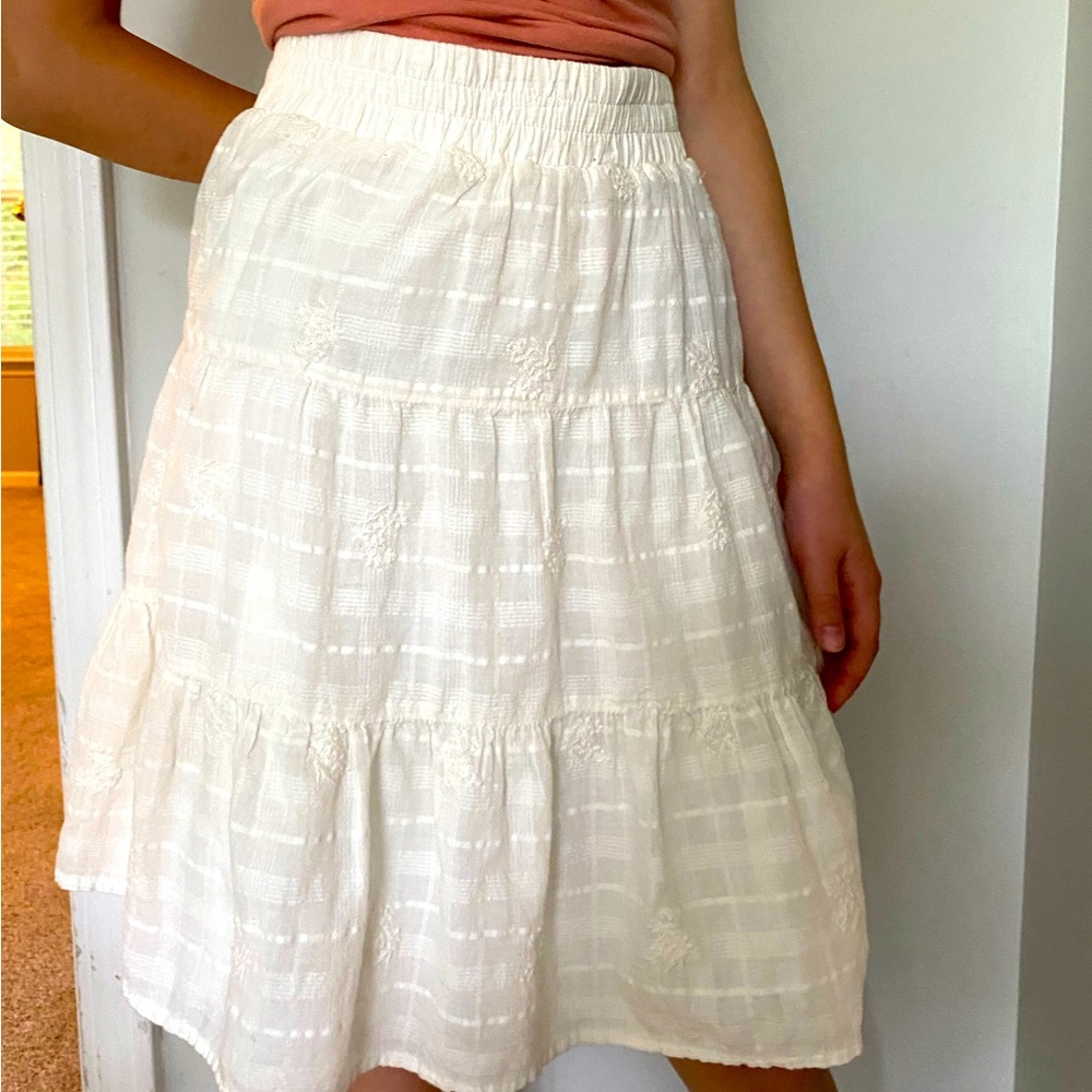 Girl embroidered white shirt  size 6/6x